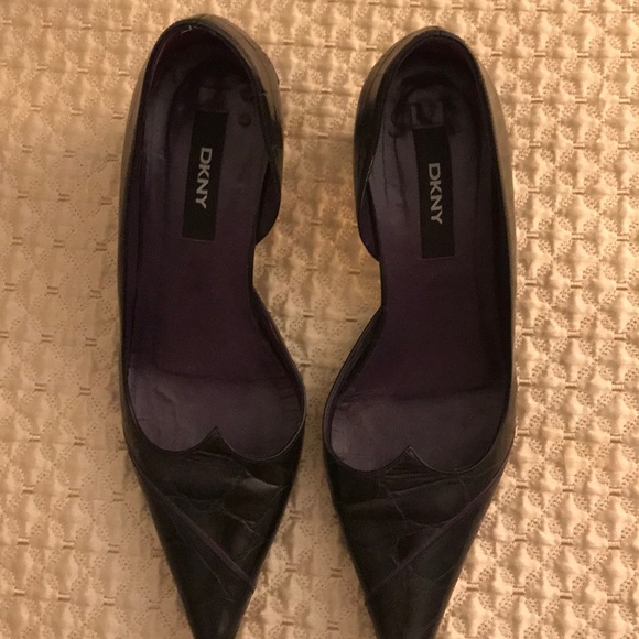 DKNY dark purple pointed toe textured pumps - Picture 3 of 5